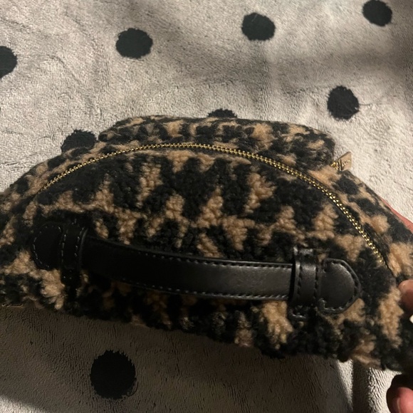 Michael Kors Fanny Pack - Picture 3 of 6